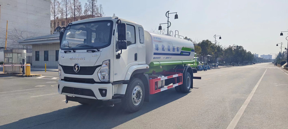 国六14方东风D9洒水车